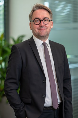 Stefan Hess, Head of Public Affairs, will now also be responsible for the Governmental Business Development for Germany, France and the UK as well as with the EU / NATO. 