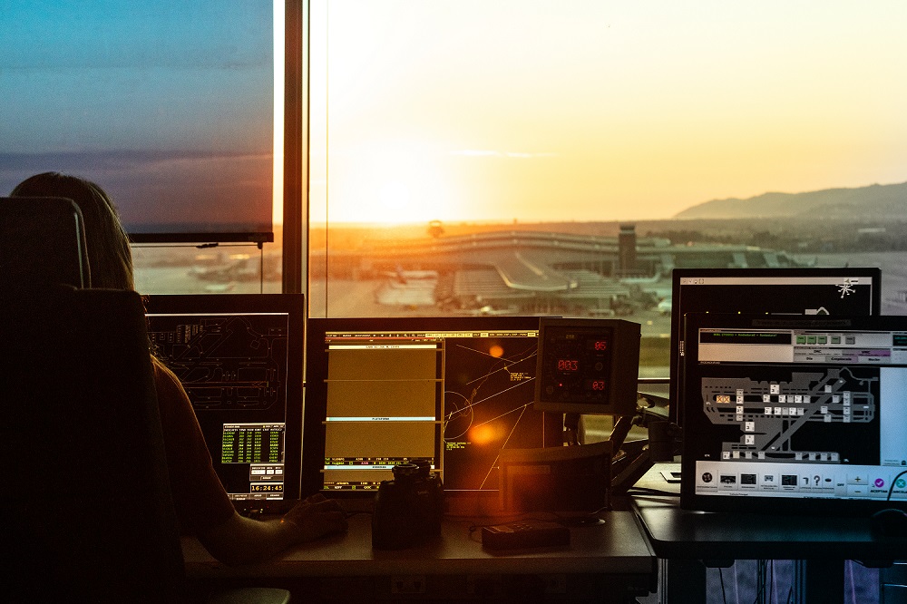 ENAIRE announces 91 new openings for air traffic controllers